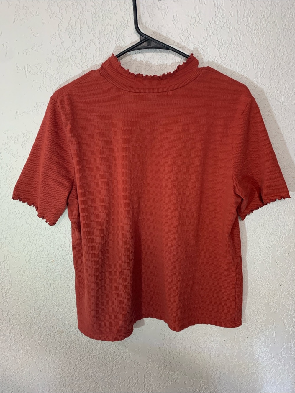 a.n.a Rust Ribbed Mock Ruffle Short Sleeve Top - Picture 3 of 5